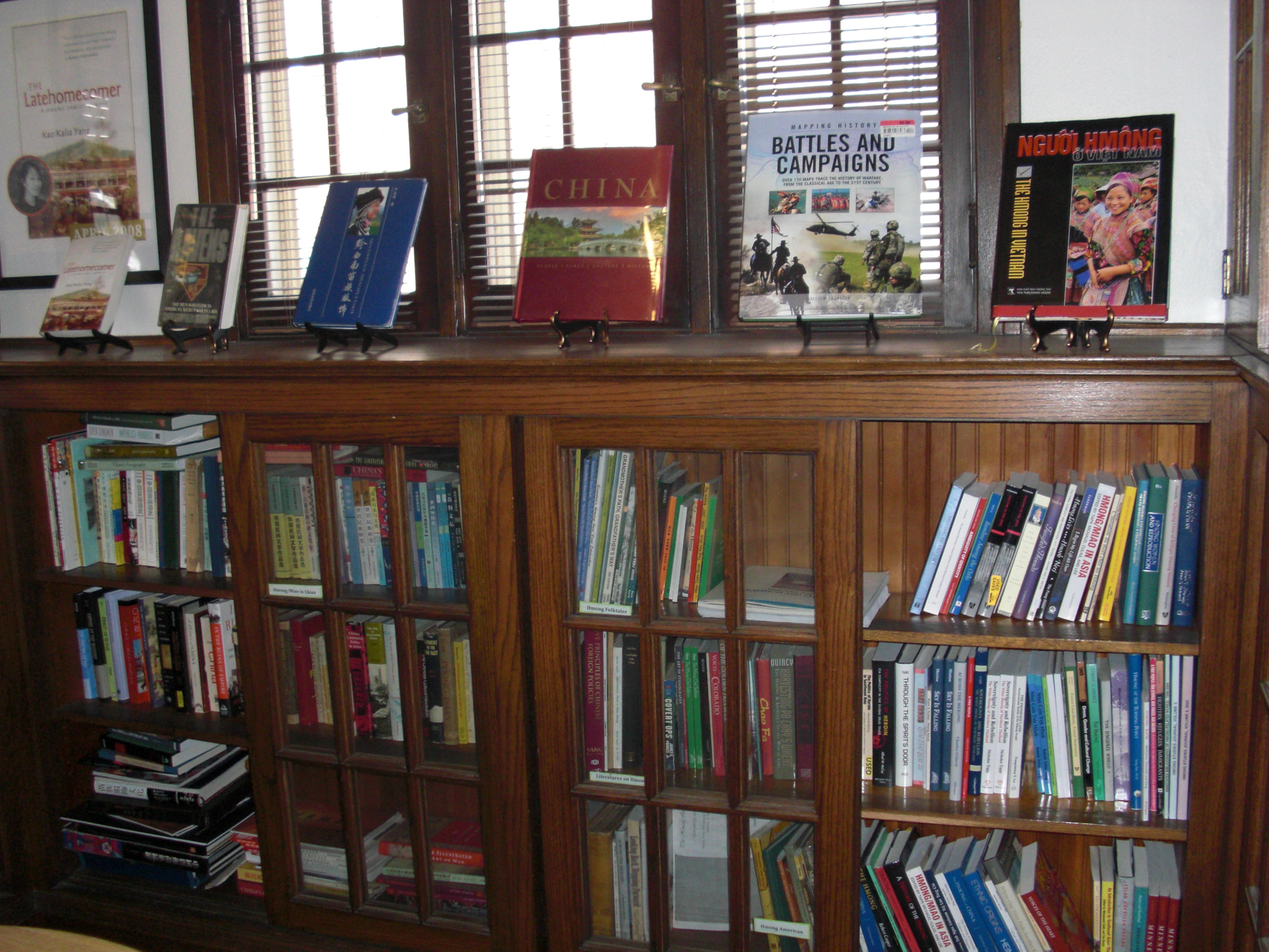 Hmong Center Library